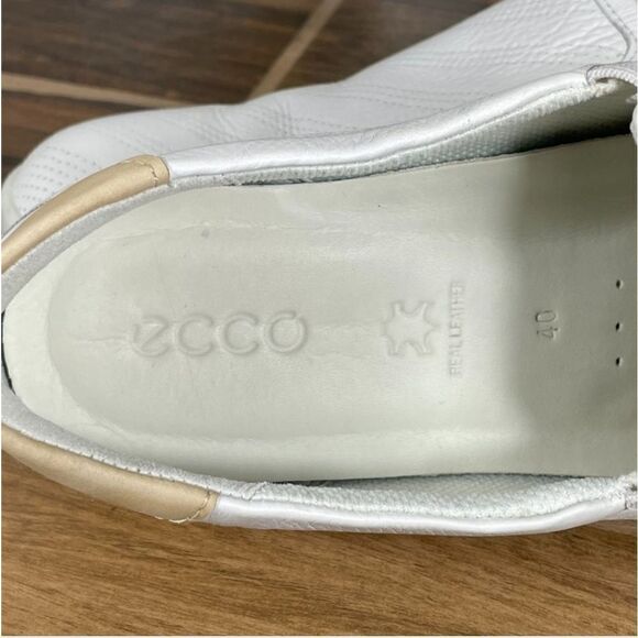 Ecco Leisure Womens Size 40/9.5, White Perforated Leather - Picture 3 of 14